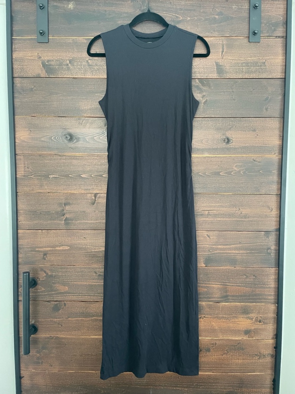 Vuori Black Sleeveless Maxi Dress with Crew Neck